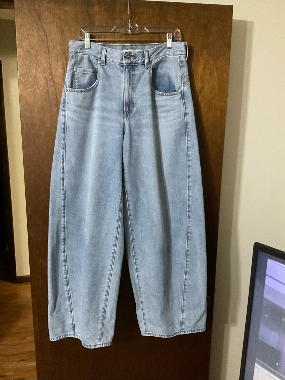 Levi’s Super Baggy Barrel Jeans - Picture 7 of 7
